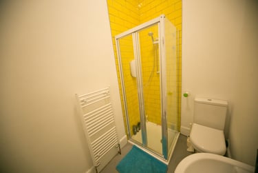 8 bed house, Starkie Street, Winckley square, Preston, PR13LU - Image 2